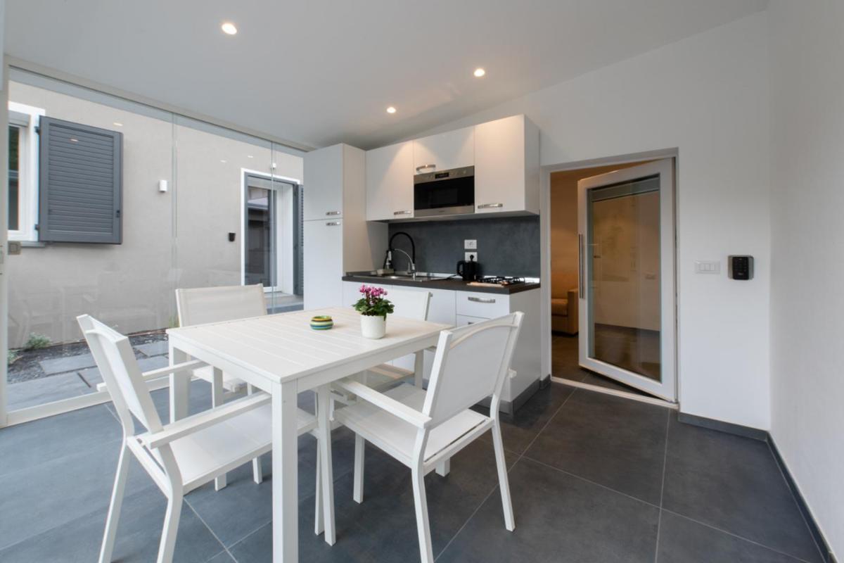 Appartamento Luxury 4 With Swimming Pool