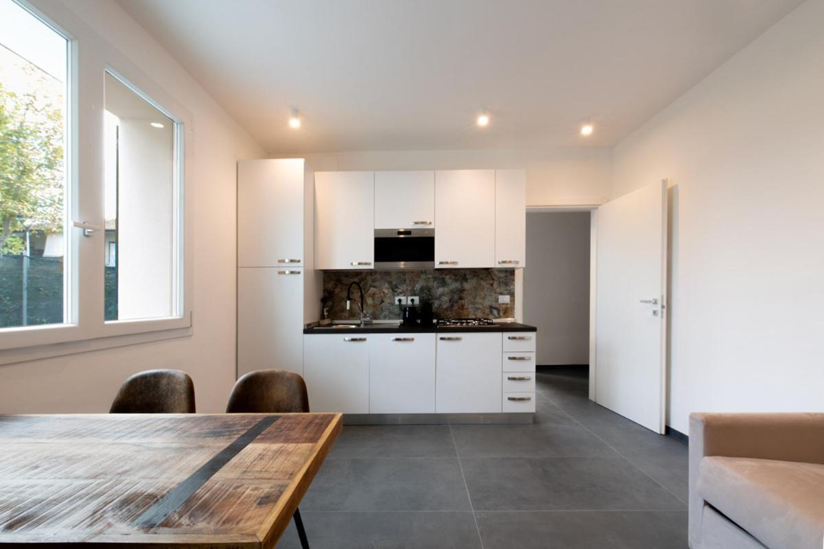 Luxury 4 With Swimming Pool Appartamento *