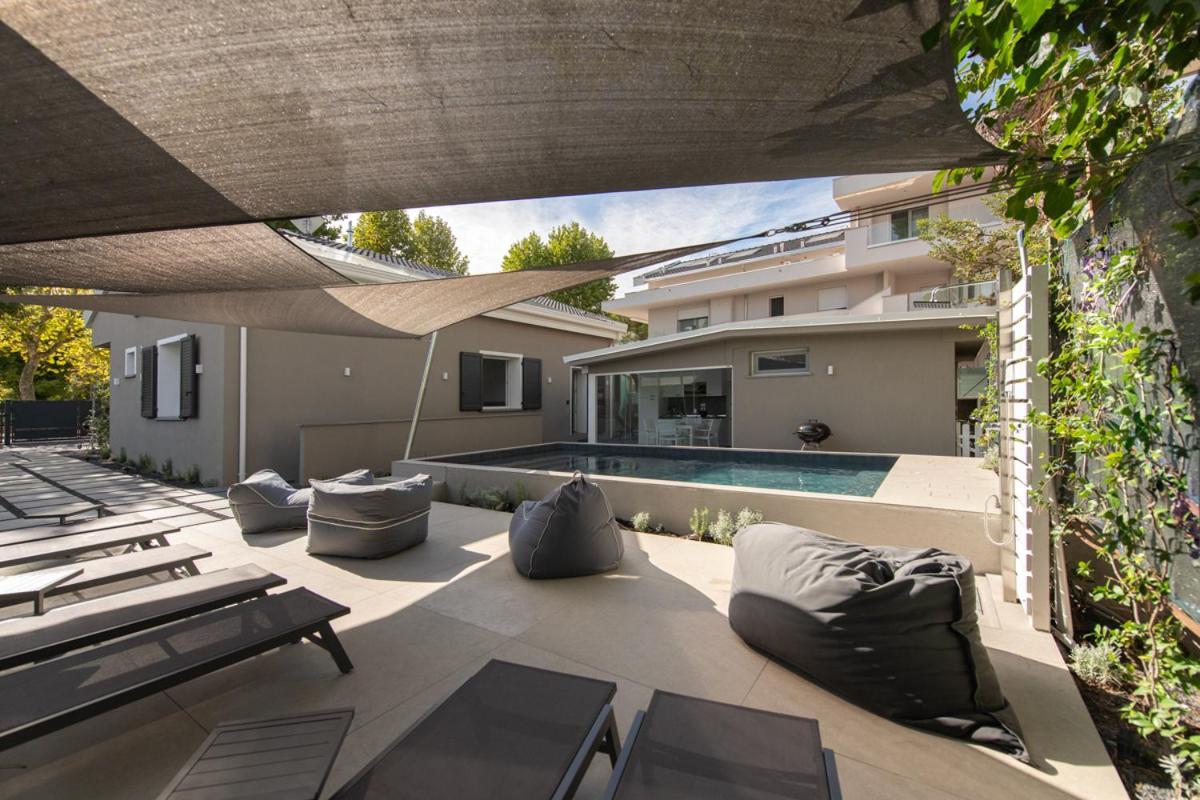 Appartamento Luxury 4 With Swimming Pool