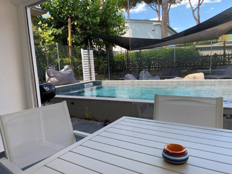 Luxury 4 With Swimming Pool